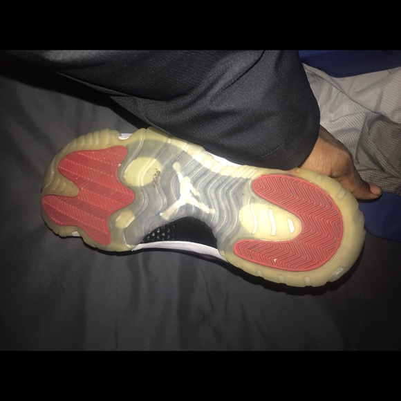 jordan 11 cherrys - Picture 4 of 8